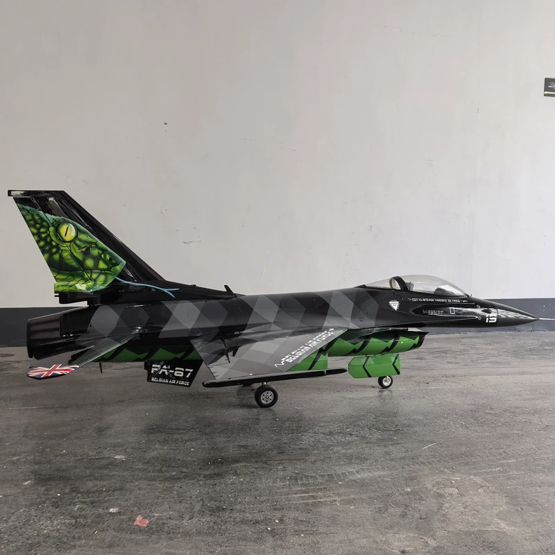 F-16 — 2.6 m, 1:6 scale photo 1